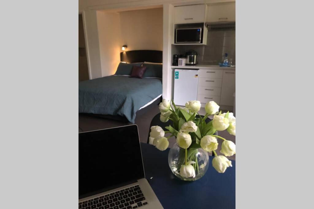 East Melbourne City Studio - Amazing Location & Sunny Charm Apartment Екстериор снимка