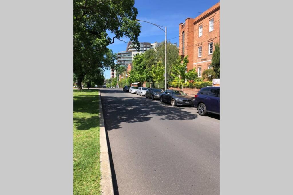 East Melbourne City Studio - Amazing Location & Sunny Charm Apartment Екстериор снимка